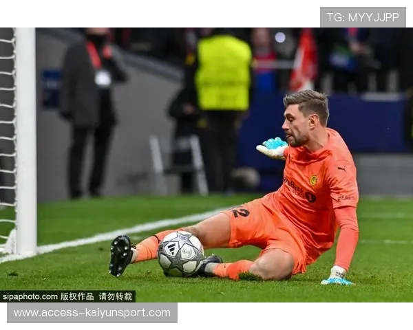 格列兹曼任意球绕过人墙入网，马德里竞技一脚绝美